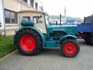 TRACTOR 11